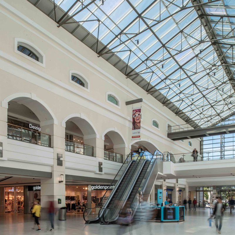 fiumara-shopping-interno-scale-mobili